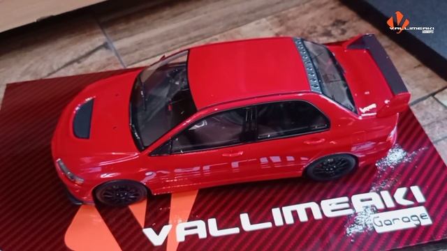 1:18 Mitsubishi Lancer Evolution VIII MR FQ 400 by OTTO Mobile смотреть онлайн