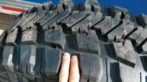 Чиним КРЫШКУ лючка бензобака с помощью КРЮЧКА ДЛЯ ОДЕЖДЫ !