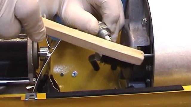 B150 CED - Removing the spark plug electrode смотреть онлайн