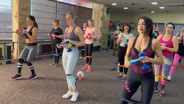 ФИТНЕС ДОМА . Часовая тренировка .