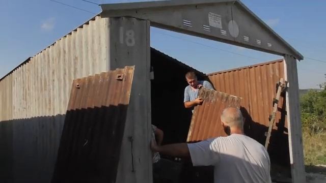 ГАРАЖ МЕЧТЫ ИЗ ХЛАМА,УСТАНОВКА ГАРАЖА