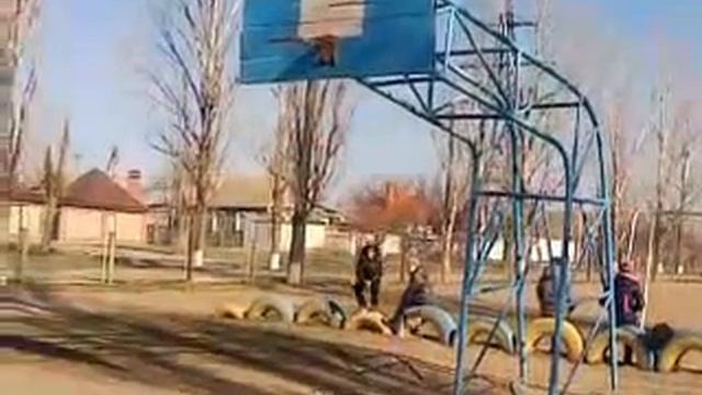 Бросок с половины поля смотреть онлайн