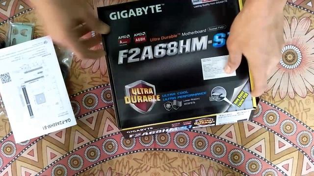 Gigabyte Ultra Durable F2A68HM-S1 Motherboard (FM2/FM2+ Socket for AMD Processors) Unboxing смотреть онлайн