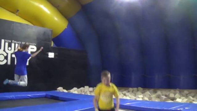 Батут О_о смотреть онлайн