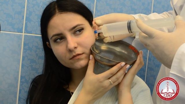 Промывание уха смотреть онлайн