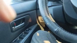 снял АКБ перестали работать электростеклоподъёмники mazda 3