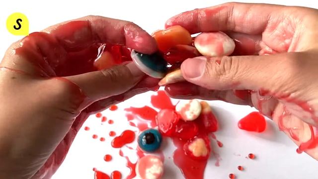 ASMR GUMMY BODY PARTS BLOOD SYRUP HALLOWEEN FOOD / SHOW ME смотреть онлайн