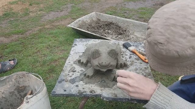 Лягушка из мусора или лайфхак для дачи. смотреть онлайн