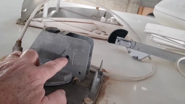 Winegard caravan antenna / aerial repair. No more bouncing смотреть онлайн