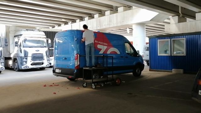 Удаление пленки с очередного Ford Transit. вторая серия) смотреть онлайн