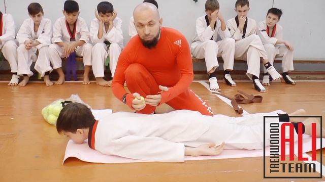 Школа Али Тхэквондо. Выявление дисфункции подвздошно-поясничной мышцы перед отработкой Доллечхаги