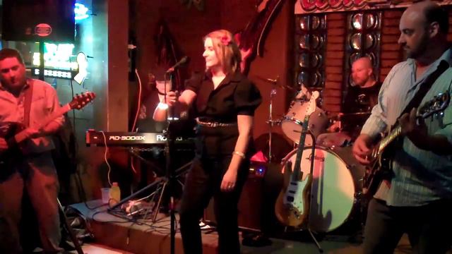 I'm the only one Melissa Etheridge cover The CL Mac Band смотреть онлайн