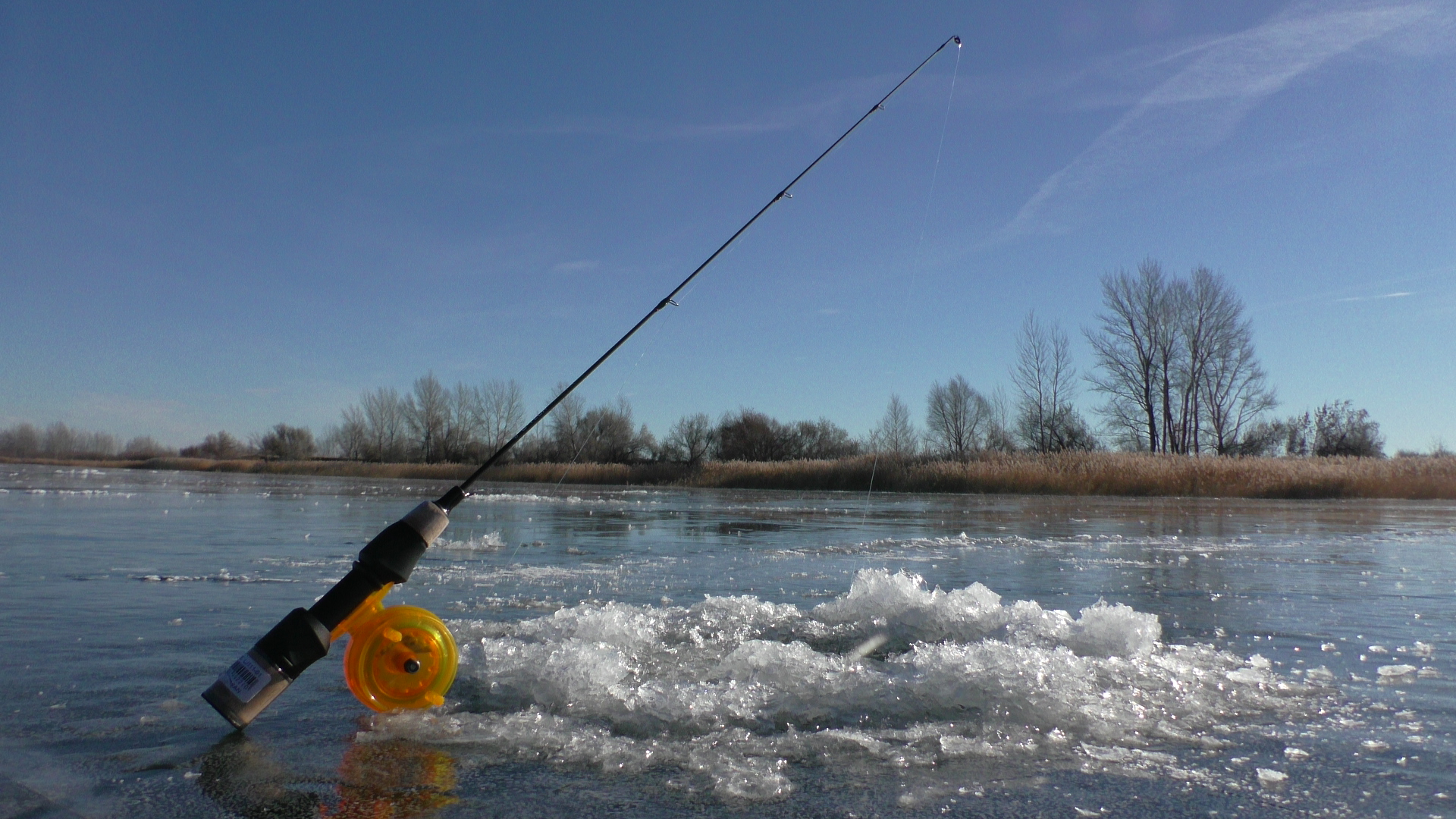 С этой блесной, Вы не останетесь без рыбы. Зимняя рыбалка. Первый лёд смотреть онлайн
