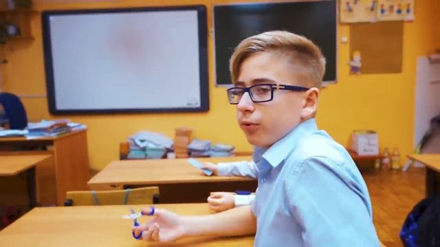 НАЗАД в ШКОЛУ? Богатые школьники против САМОИЗОЛЯЦИИ! СБОРНИК на Мы семья Школа смотреть онлайн