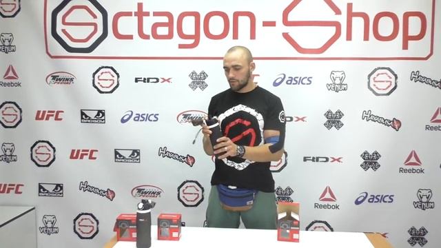 "Инновационная" бутылка для воды FightEvo смотреть онлайн
