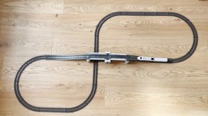 Скорый поезд и железная дорога, новая автомобильная дорога, распаковка игрушек, скорый поезд