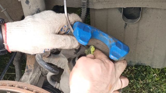 Замена передних тормозных колодок на KIA ceed - brake pads replacement KIA ceed смотреть онлайн