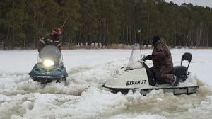 Буран и тайга попали в налеть на озере.