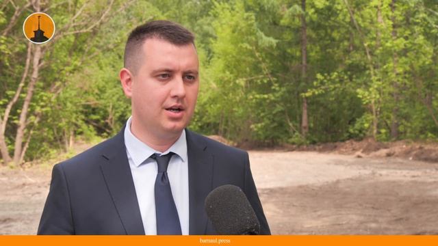В Барнауле обустраивают вход в парк «Юбилейный» смотреть онлайн