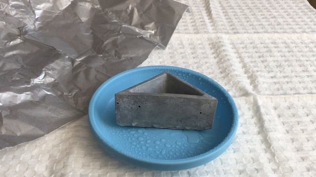 Так ли хороши горшки из бетона? Тестируем горшок местного магазина.