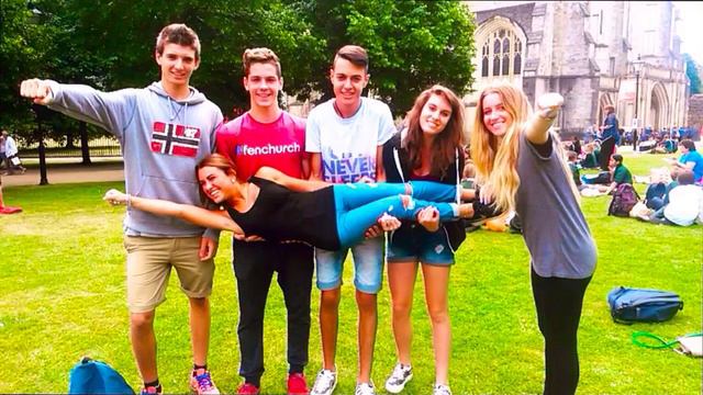 by Sah,Varya,Edu,Jordi смотреть онлайн