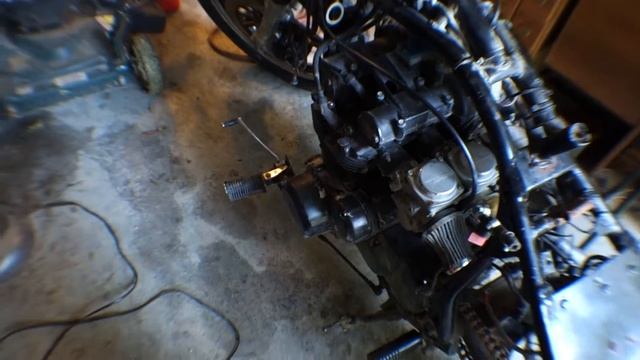 Suzuki GS550 Bobber build - Vid1 смотреть онлайн
