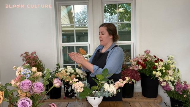 How to Make a Centerpiece - Floral Design with Bloom Culture смотреть онлайн