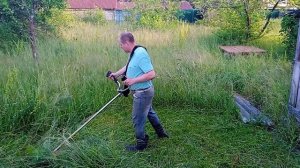 покос травы триммером лето 2022 года.