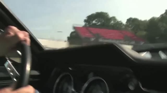 Bullitt recreated: 1968 Ford Mustang GT Fastback vs Dodge Charger R/T 440 смотреть онлайн