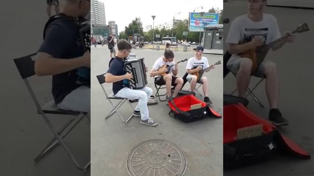 Трио тех кто умеет... смотреть онлайн