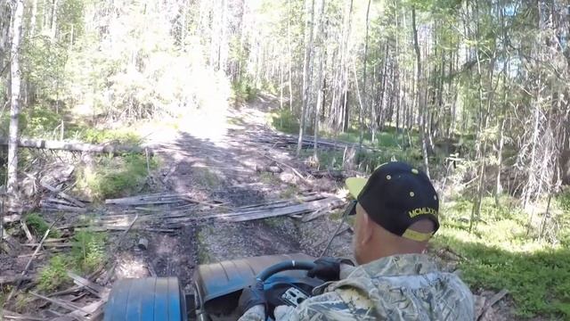 Выезжаем на озеро Белое. Чиним каракат в лесу.4.06.2021. Если нужно- толкаем. смотреть онлайн