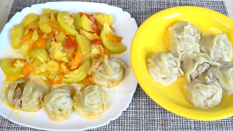 Готовим МАНТЫ без мантоварки !Манты на ОВОЩНОЙ подушке! ТЕСТО для мантов! Необычайно ВКУСНО! смотреть онлайн