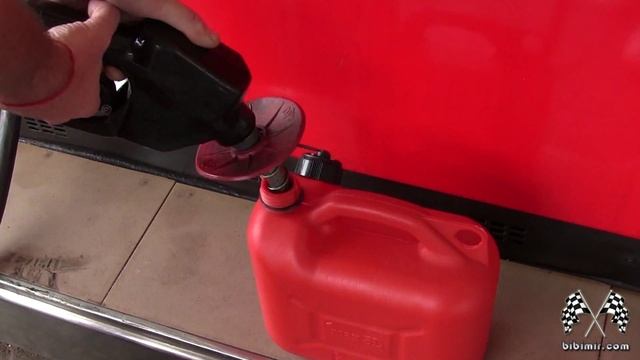 Можно ли заливать бензин в пластиковую канистру? смотреть онлайн