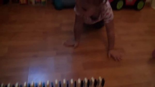 Ника Клубника играет в Домино. Nika Strawberry plaing Domino.