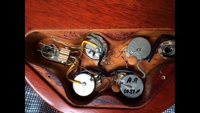 КАК ВЫБРАТЬ ЭЛЕКТРОГИТАРУ | 8 ЗОЛОТЫХ ПРАВИЛ смотреть онлайн