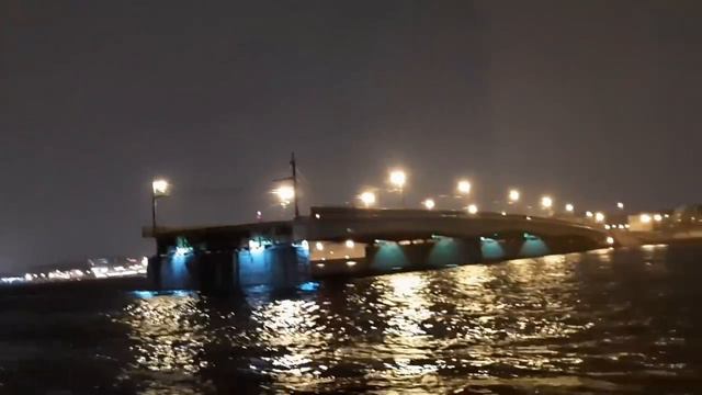 Как Киевлянин в Питере пришёл на разводной посмотреть смотреть онлайн