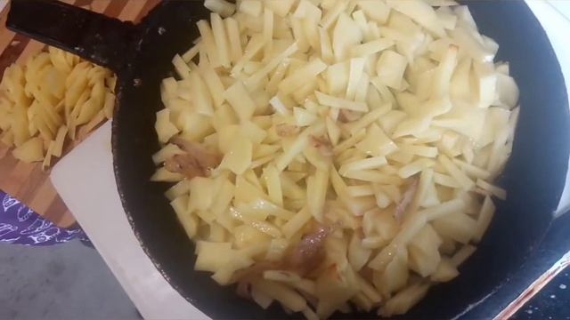 Жаренный картофель на смальце !