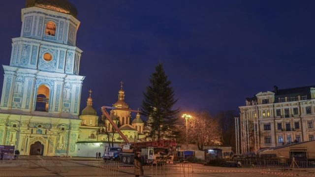 Installation of Christmas tree in Kiev 05.12.2015. Тimelapse / hyperlapse. смотреть онлайн