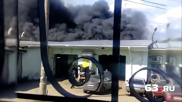 Склад поглотил черный дым смотреть онлайн
