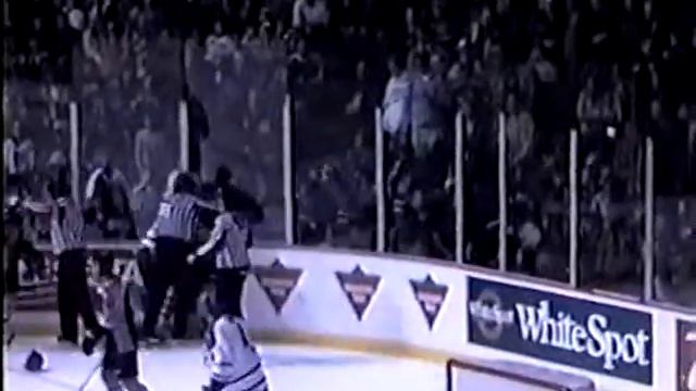 Triston Grant vs Dustin Slade WHL Nov 26/04 смотреть онлайн