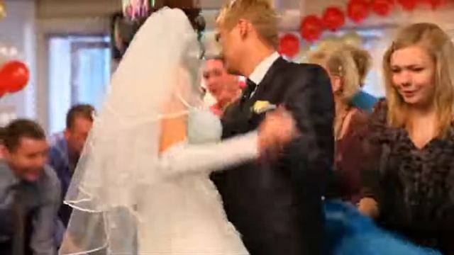 первый танец смотреть онлайн