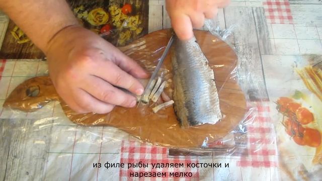 делаем замечательную закуску сельдь со свеклой смотреть онлайн