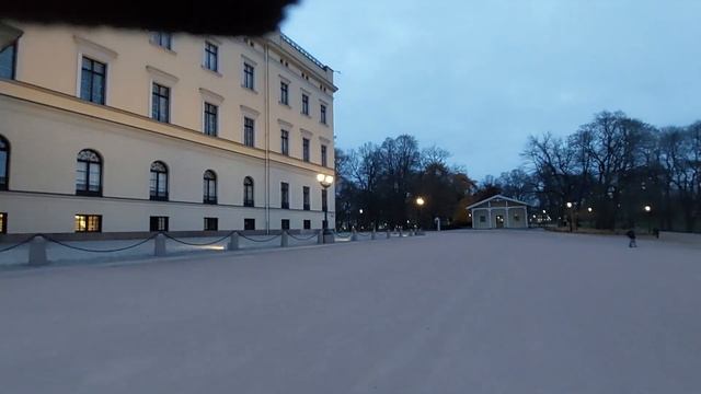 ОСЛО ЗА ТРИ ДНЯ. ДЕНЬ ПЕРВЫЙ. КОРОЛЕВСКИЙ ДВОРЕЦ И РОЖДЕСТВЕНСКАЯ ЯРМАРКА смотреть онлайн