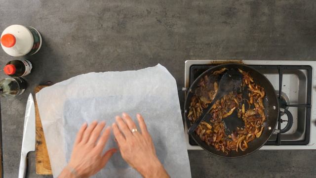 Caramelized Mushroom Puff Pastry Tarte Tatin | EASY VEGAN RECIPE смотреть онлайн