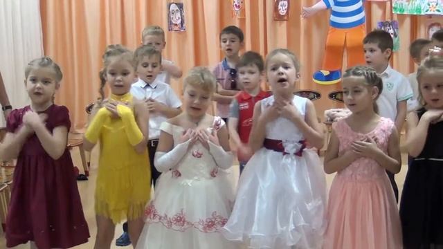Песня про маму. День Матери. Дети поют в саду. смотреть онлайн