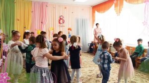 Танец под песню - а я игрушек не замечаю | kids dance