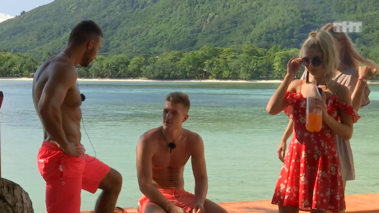 Дом-2: Саймон облил Марго лимонадом смотреть онлайн