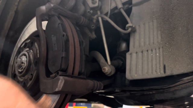 Comment Changer Ses Plaquettes De Freins Avant Droit Sur PEUGEOT EXPERT 2 Version Terme