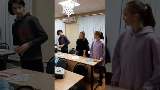 Урок английского языка с Мироновой Клавдией. "Новогодние комиксы" смотреть онлайн