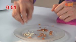 Как быстро почистить арахис